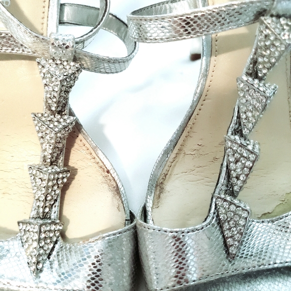 Gianni Bini Silver Rhinestone Sandals 7.5 - Picture 3 of 15